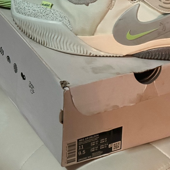 Nike “deldon” lightly used take the stage wit ‘em frfr N they size 91/2M - Picture 10 of 12